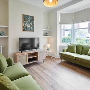  Holiday home Host & - Sunbeam House United Kingdom