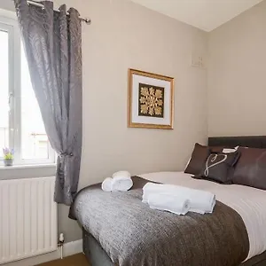  Holiday home New - Prospect , City Centre Terraced House United Kingdom